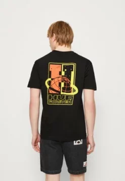 HUF TANGLED WEBS TRIPLE TRIANGLET - T-Shirt Print - Black 11 HUF TANGLED WEBS TRIPLE TRIANGLET - T-Shirt Print - Black -Huf Geschäft 28c840ddc67b44efba1c875142e0fb34