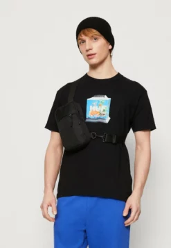 HUF FISHTANKIN TEE UNISEX - T-Shirt Print - Black 9 HUF FISHTANKIN TEE UNISEX - T-Shirt Print - Black -Huf Geschäft 623f30e31a58418ab23e6aff67649e7e