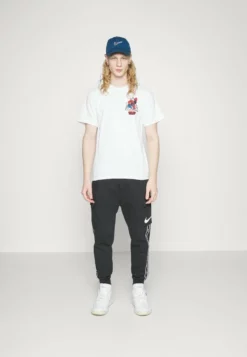 HUF THWIP TRIANGLE TEE - T-Shirt Print - White 11 HUF THWIP TRIANGLE TEE - T-Shirt Print - White -Huf Geschäft 625b0178cc854c3c9983e7c44bfb64ae