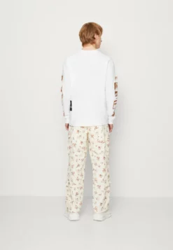 HUF OUTER LIMITS TEE UNISEX - Langarmshirt - White 8 HUF OUTER LIMITS TEE UNISEX - Langarmshirt - White -Huf Geschäft a0adf066237640cb95b908825ad29dc5