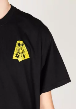 HUF Tangled Webs Triple Triangle 5 HUF Tangled Webs Triple Triangle -Huf Geschäft huf t shirts tangled webs triple triangle black closeup1 0326851