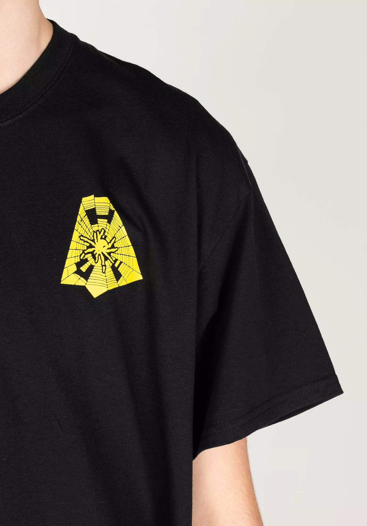 HUF Tangled Webs Triple Triangle 3 HUF Tangled Webs Triple Triangle – Bild 3